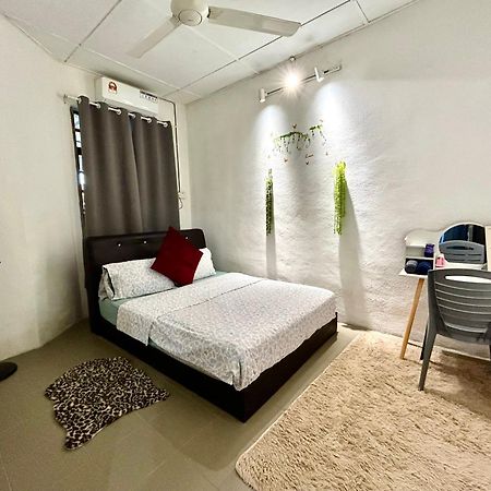 Entire 33 Cozy House • 3 Bedroom @ Alma Bukit Mertajam Extérieur photo